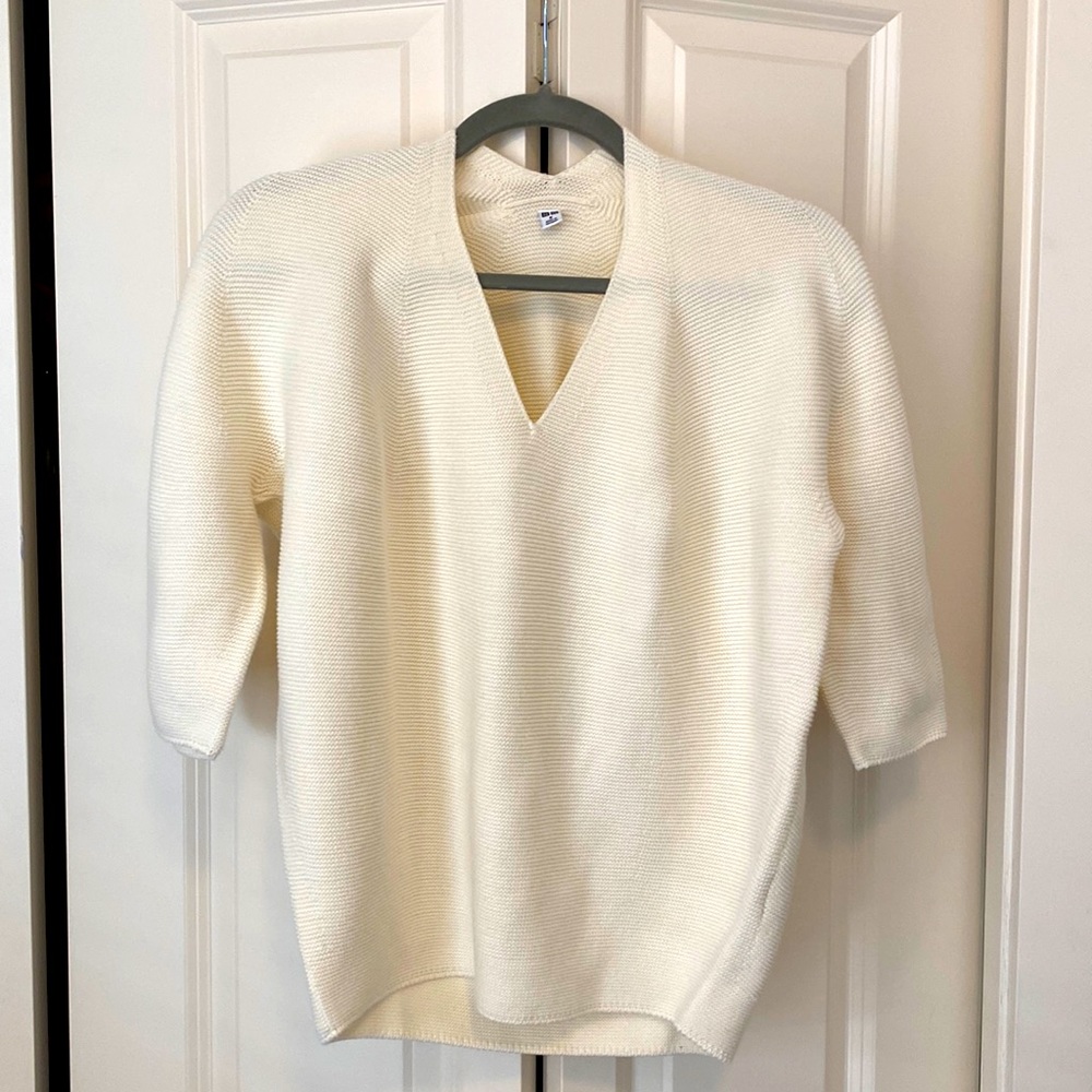 Uniqlo 3D knit sweater size M